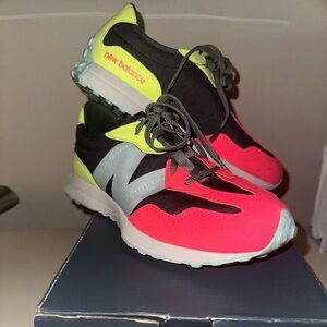 New Balance Sneakers Size 5.5 KIDS